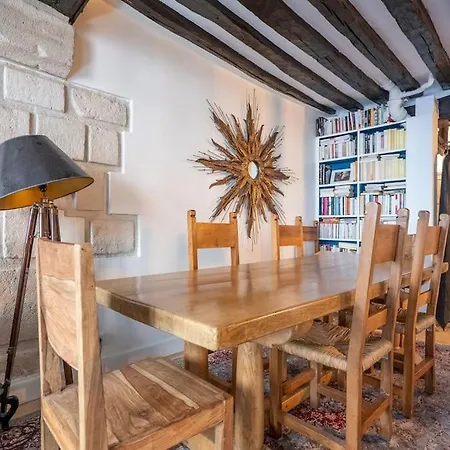 Cozy & Central Duplex In The Marais!